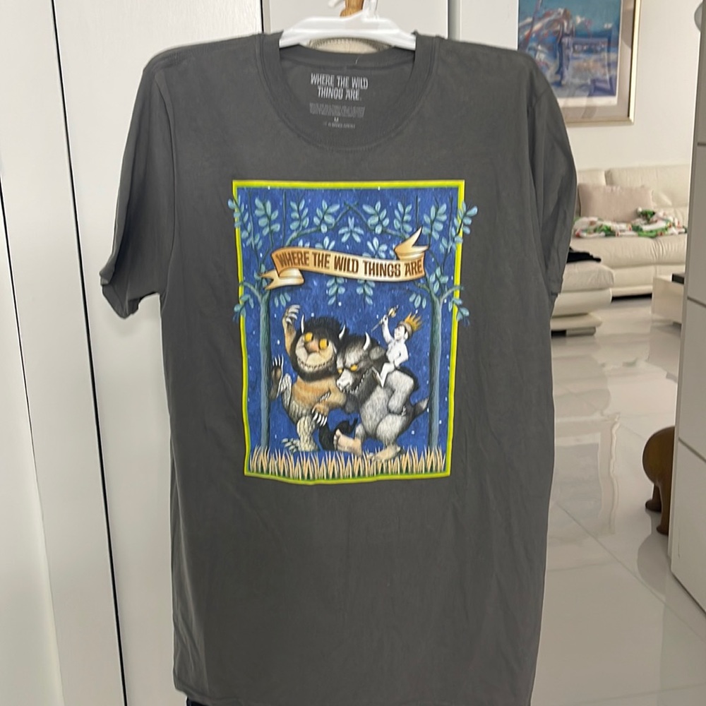 NWOT "Where the Wild Things Arel Gray/Blue/White Short Sleeve Tee Shirt
